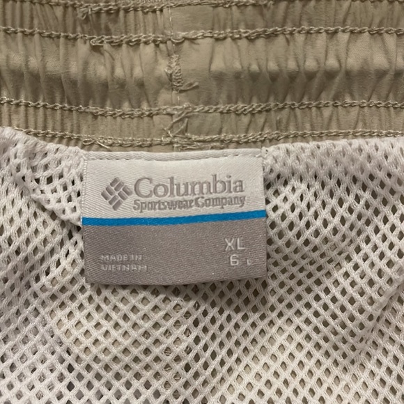 Columbia hiking/swim trunks - Picture 3 of 3